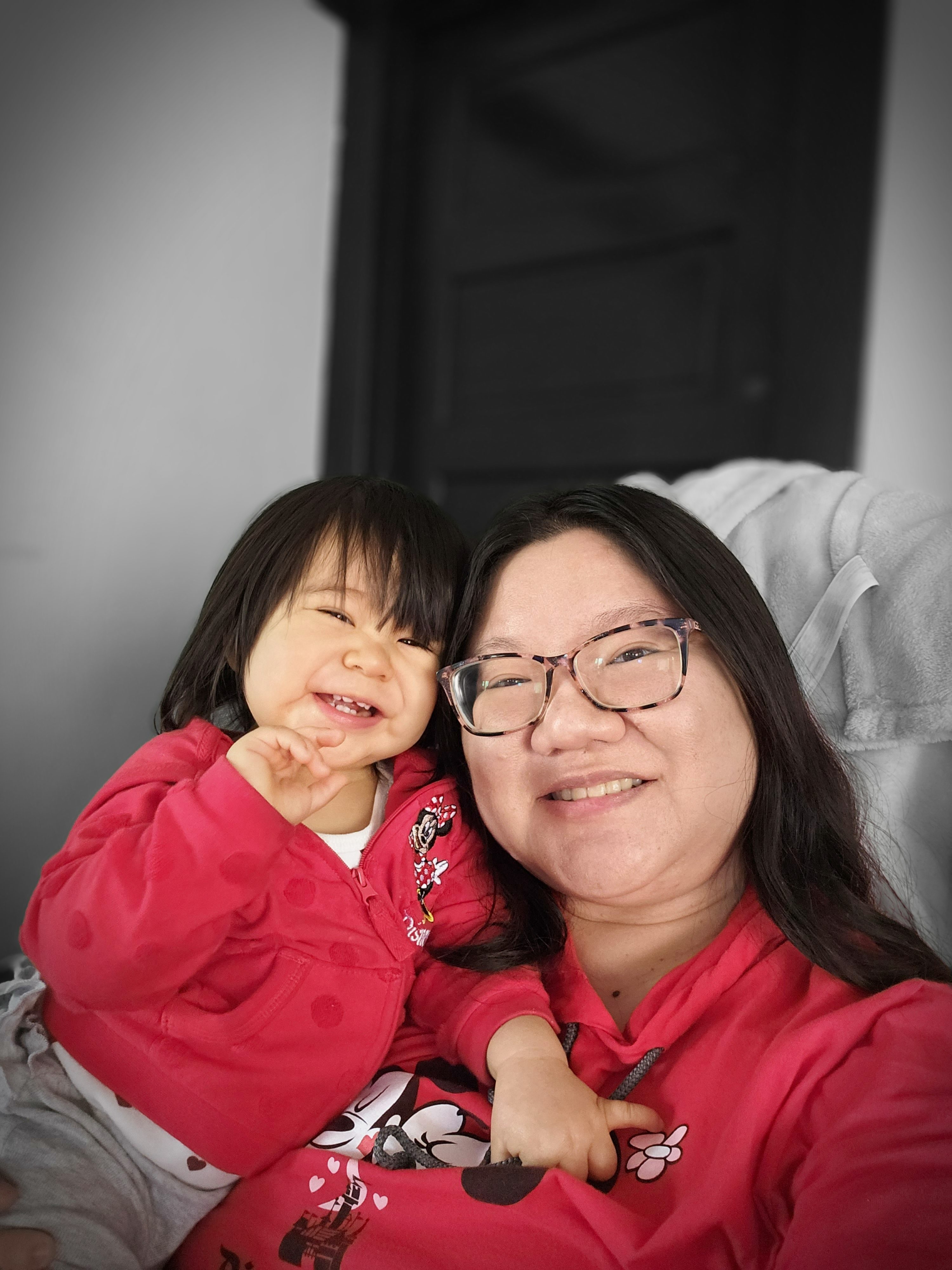 Selfie of Christine and daughter with Color Pop applied